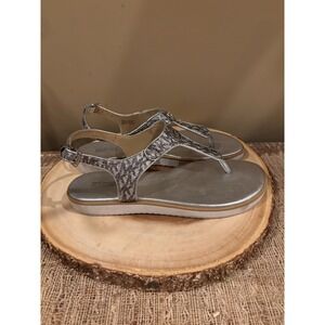 Michael Kors‎ MK Logo Plate Thong Silver Size 10M